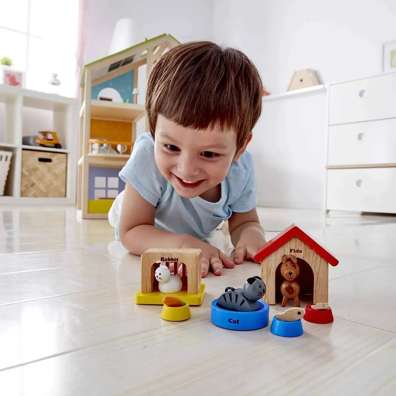 Hape Happy Family Dollhouse with Pet Set Doll Family Set Wooden Dolls House