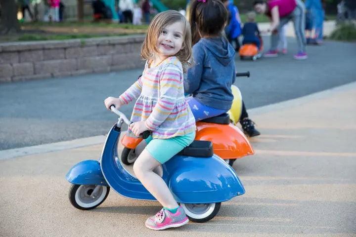 Ambosstoys Primo Classic -Blue Ride-On Ambosstoys