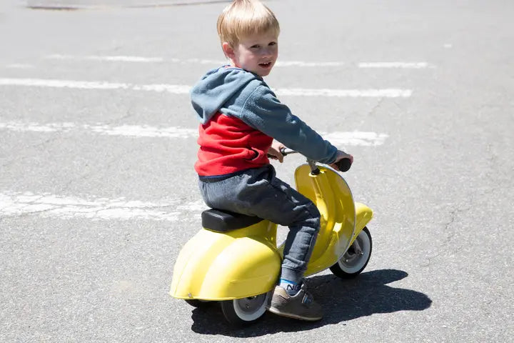 Ambosstoys Primo Classic -Yellow Ride-On Ambosstoys