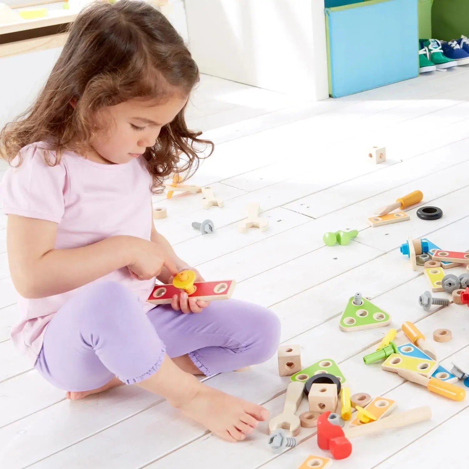 Caja de herramientas Hape de madera del niño y juego de accesorios