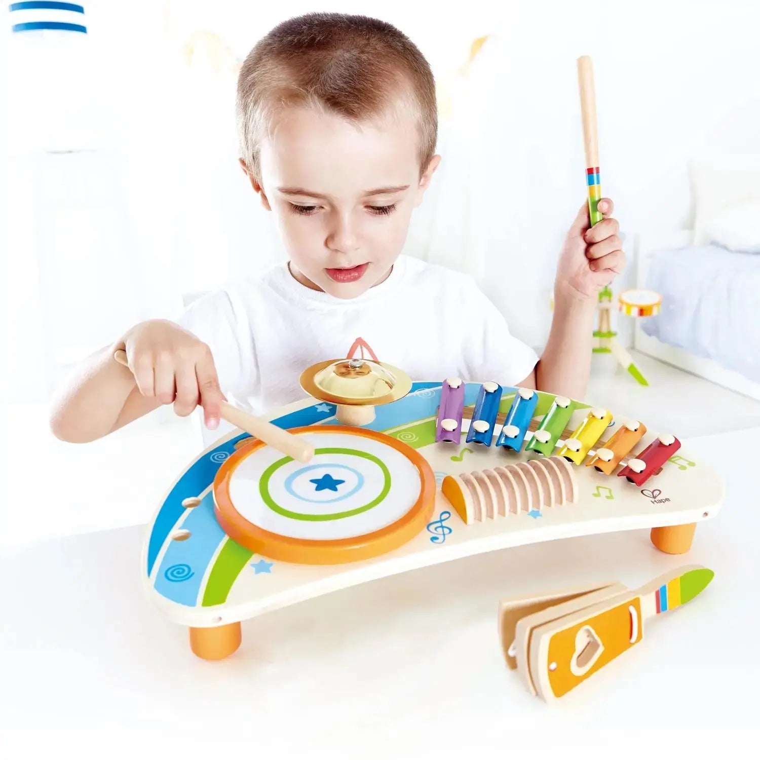 Hape E0333 Baby Drum tambour musical bébé interactif sons et lumières jouet  bois éveil couleurs montessori lot SOP77 - Hape | Beebs