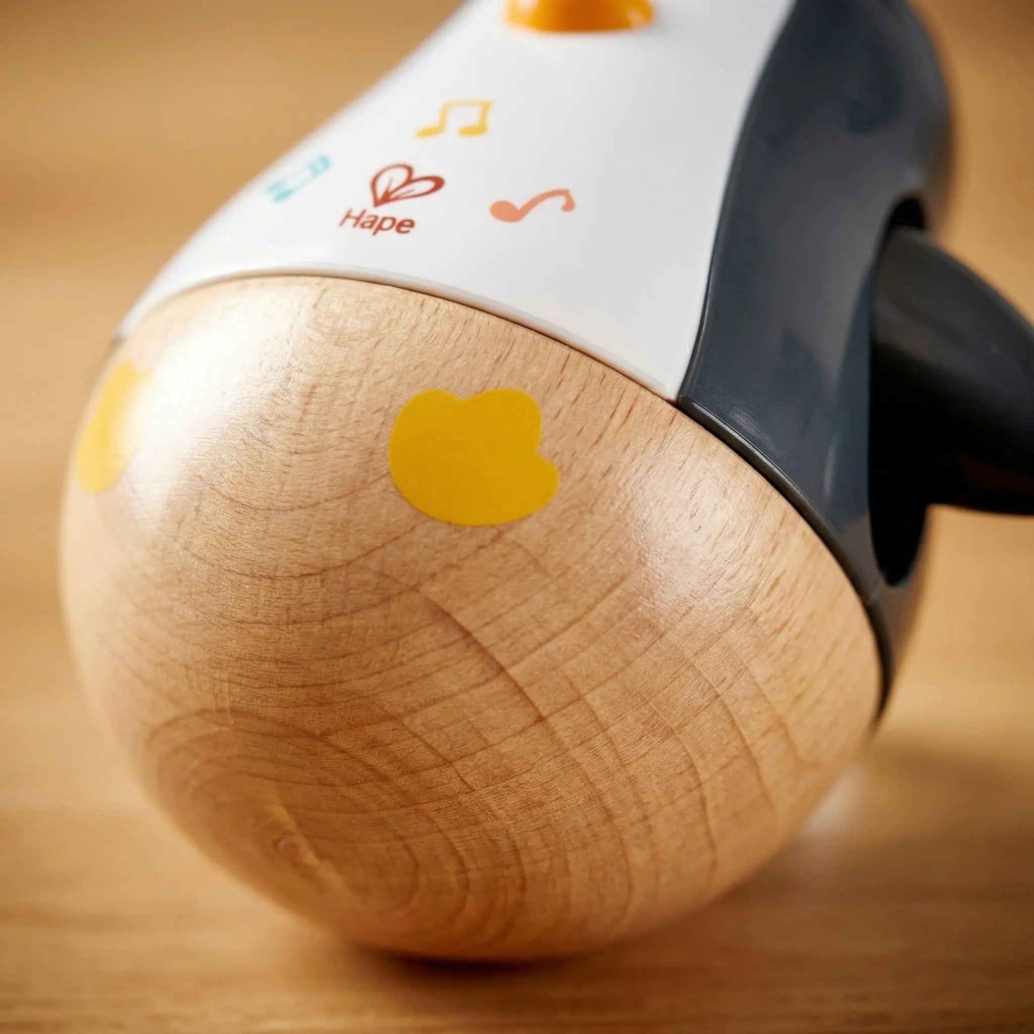 Hape Wobbling Penguin Family Hape