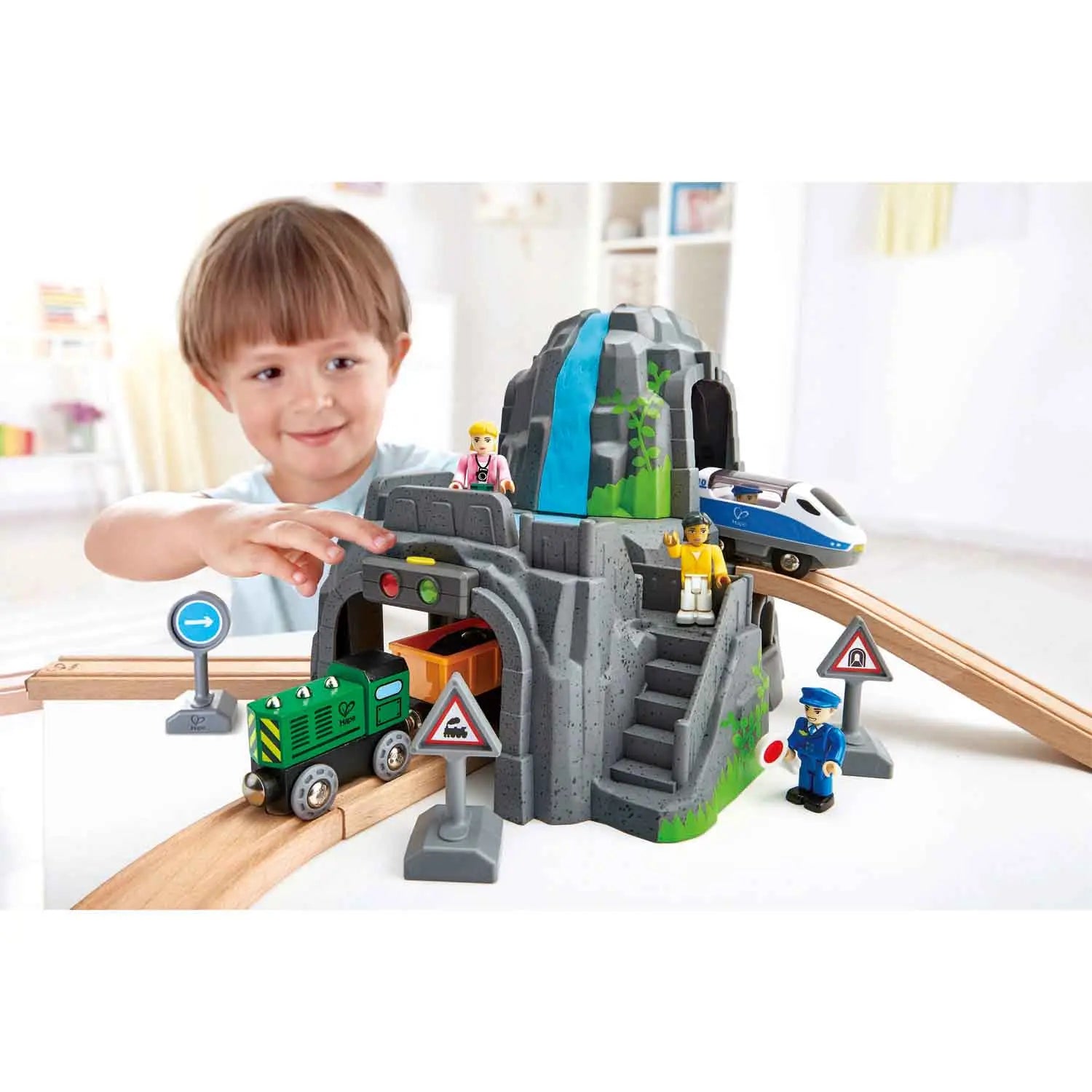 Light and Sound Mountain Tunnel Set Hape